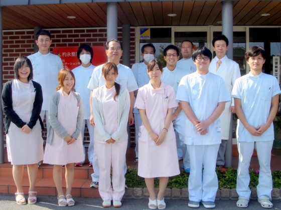 杓永先生と、先生にとって宝であり家族であるスタッフのみなさん