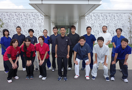 宮内先生とスタッフの皆さん