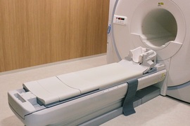診療所では珍しい1.5テスラの高性能MRI