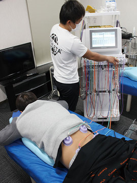 アステオによる施術の様子
