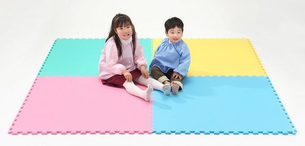 防炎エッグクッションフロアマット（4枚組）